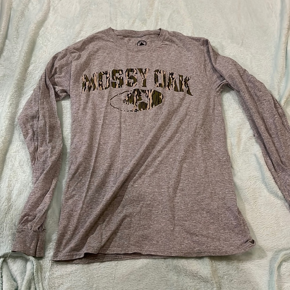 Never worn Mossy Oak shirt